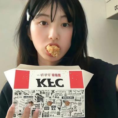 小女孩莫妮卡